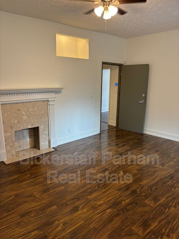 Home Near Uptown property image