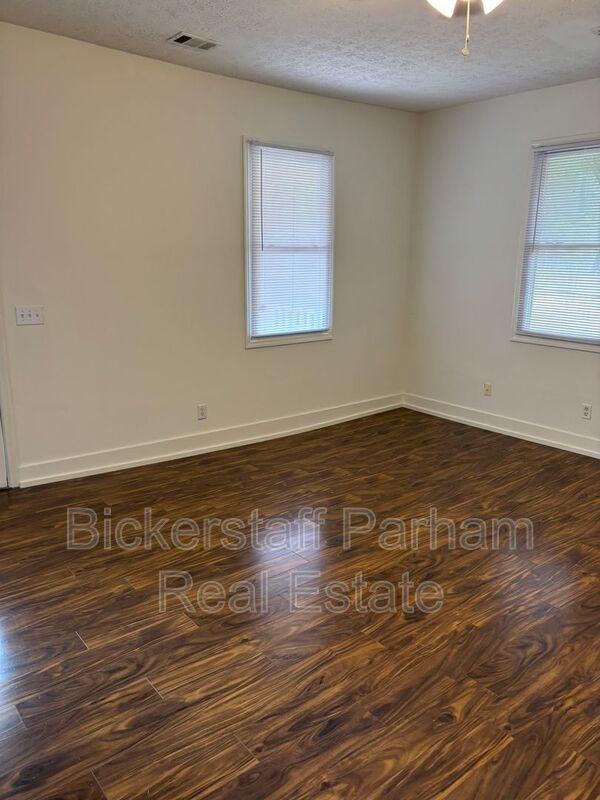 Home Near Uptown property image