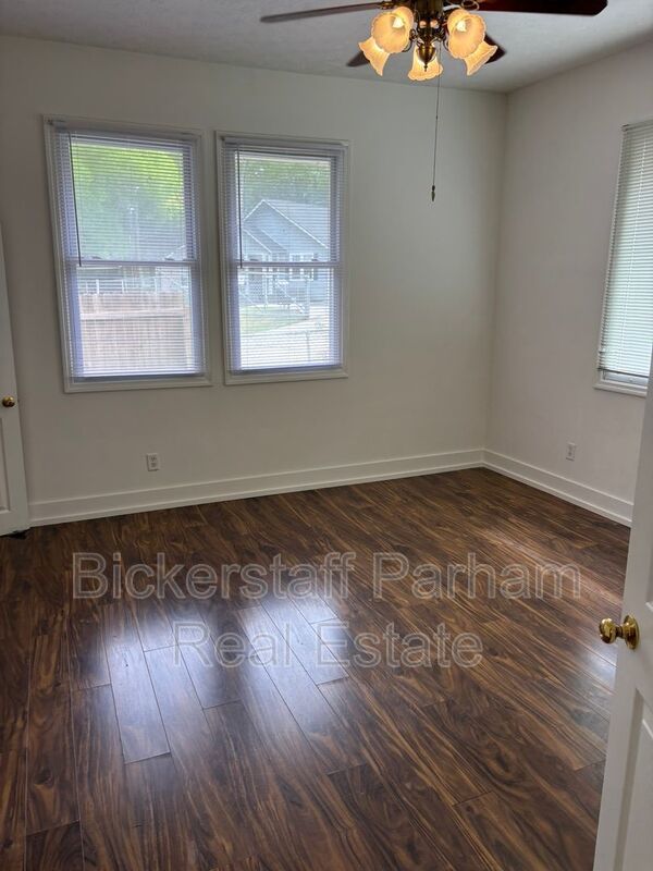 Home Near Uptown property image