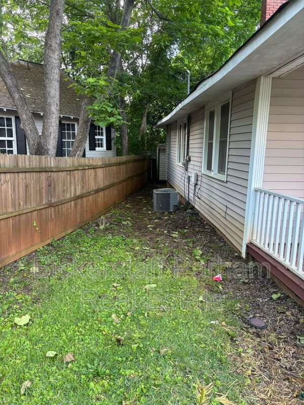 Home Near Uptown property image
