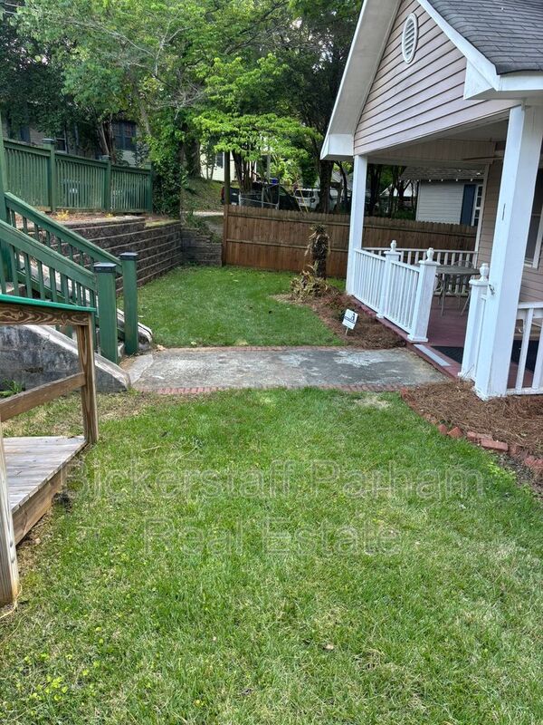 Home Near Uptown property image
