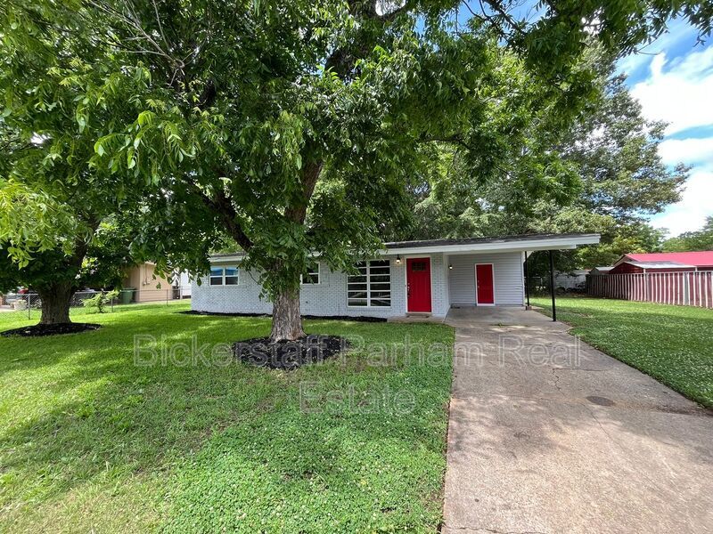 New On the Market! 5 Mins From Base property image
