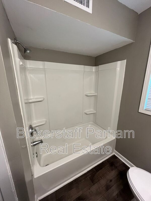 New On the Market! 5 Mins From Base property image