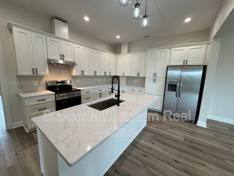 New Condo at The Village Of Green Island property image