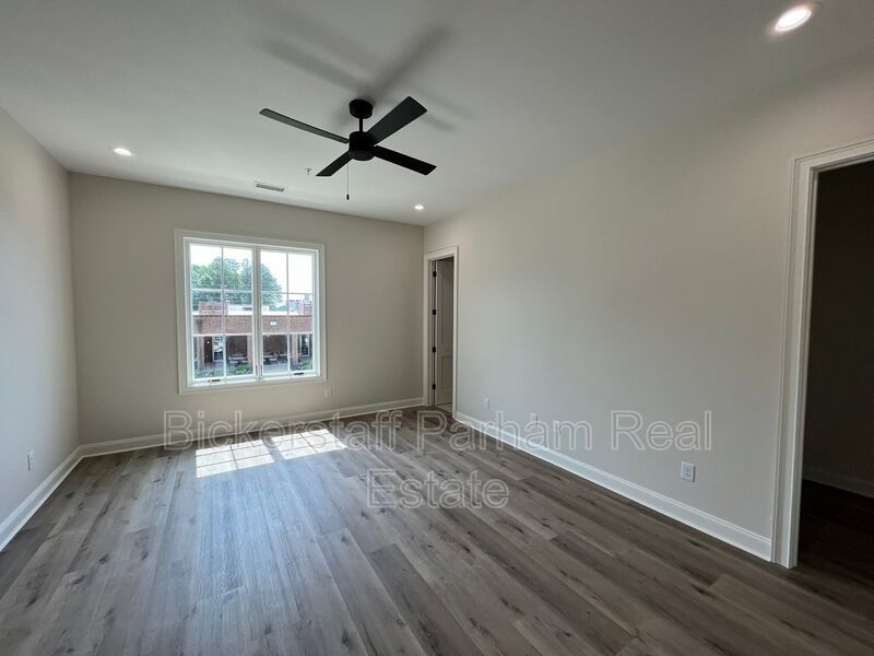 New Condo at The Village Of Green Island property image