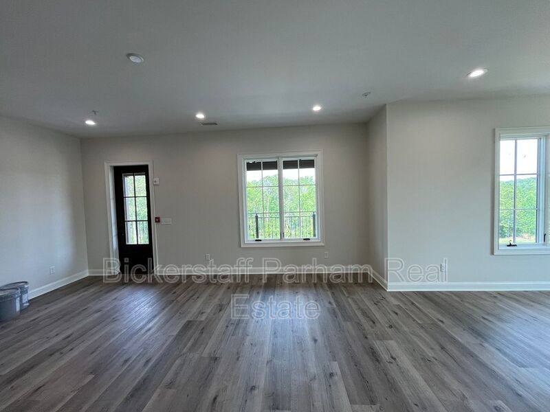 New Condo at The Village Of Green Island property image