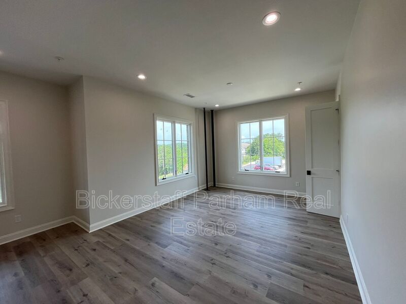 New Condo at The Village Of Green Island property image