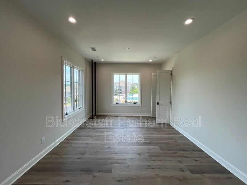 New Condo at The Village Of Green Island property image