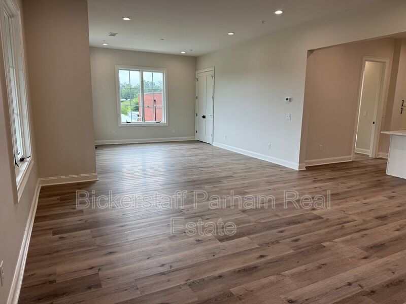 New Condo at The Village Of Green Island property image