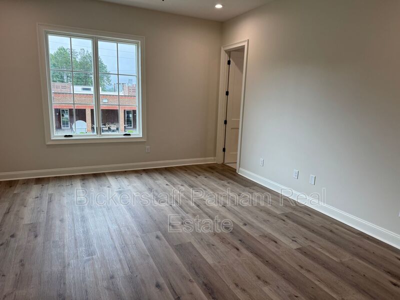 New Condo at The Village Of Green Island property image