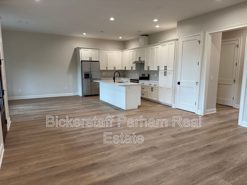 New Condo at The Village Of Green Island property image
