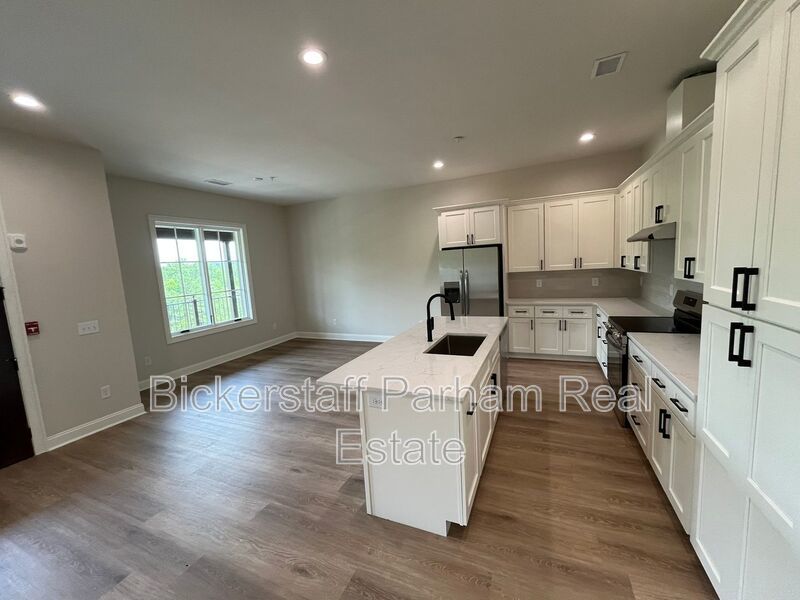 New Condo at The Village Of Green Island property image