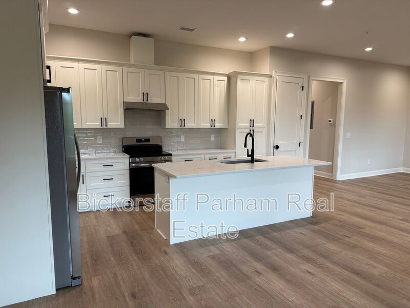 New Condo at The Village Of Green Island property image