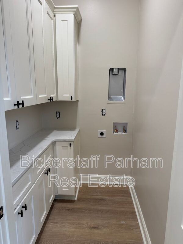 New Condo at The Village Of Green Island property image