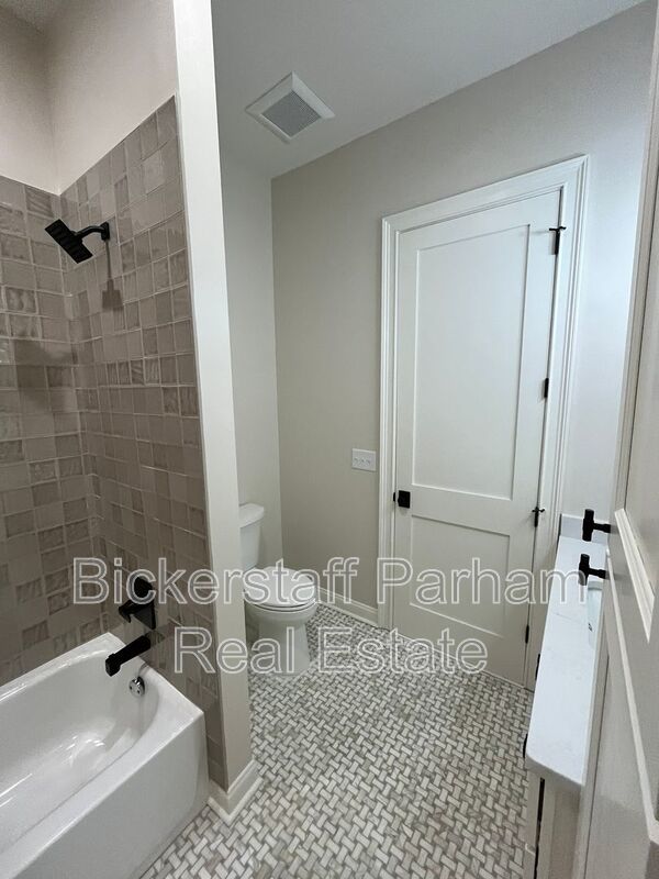 New Condo at The Village Of Green Island property image