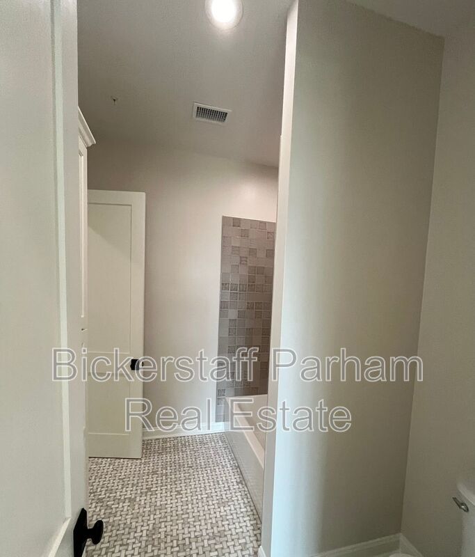 New Condo at The Village Of Green Island property image