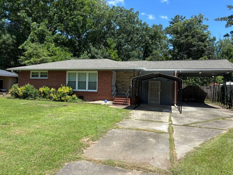 Welcome to this 1,692 sq ft Columbus, GA home offering 3 bedrooms and 1.5 bathrooms property image