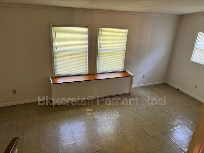 Welcome to this 1,692 sq ft Columbus, GA home offering 3 bedrooms and 1.5 bathrooms property image