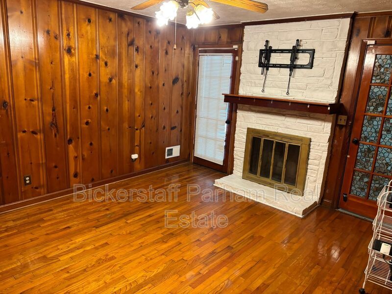 Welcome to this 1,692 sq ft Columbus, GA home offering 3 bedrooms and 1.5 bathrooms property image