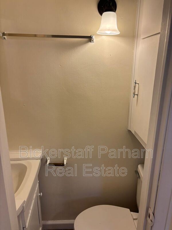 Welcome to this 1,692 sq ft Columbus, GA home offering 3 bedrooms and 1.5 bathrooms property image