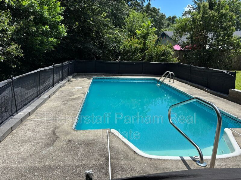 Welcome to this 1,692 sq ft Columbus, GA home offering 3 bedrooms and 1.5 bathrooms property image
