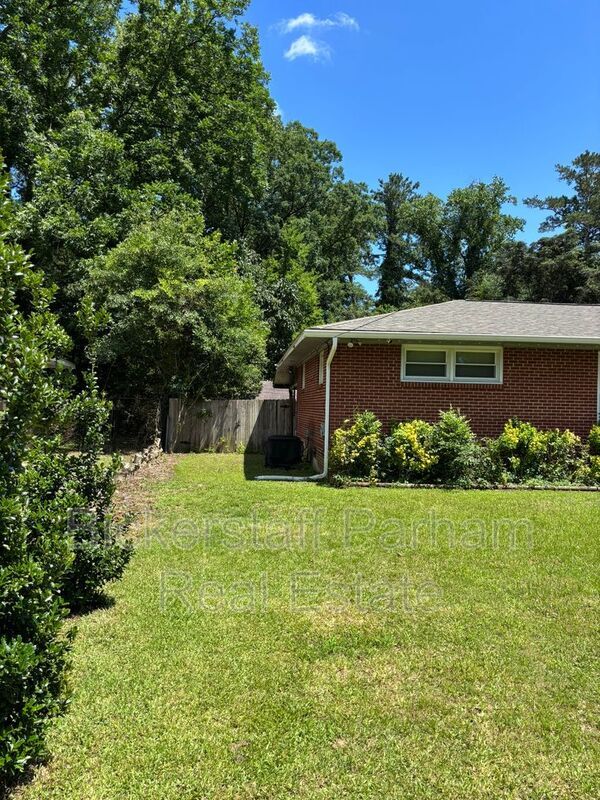 Welcome to this 1,692 sq ft Columbus, GA home offering 3 bedrooms and 1.5 bathrooms property image