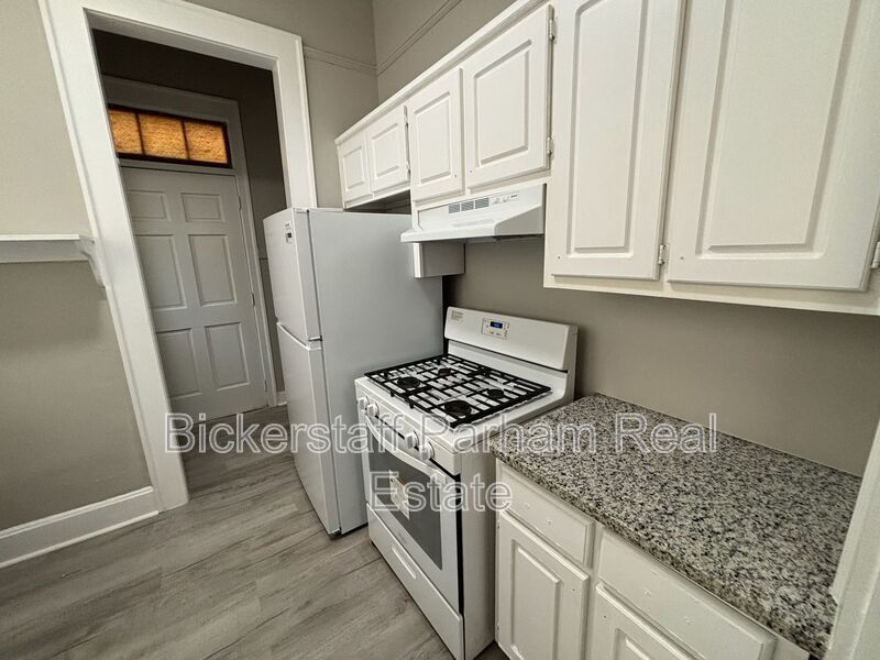 Unique 2 Bedroom 1 Bath In Midtown property image