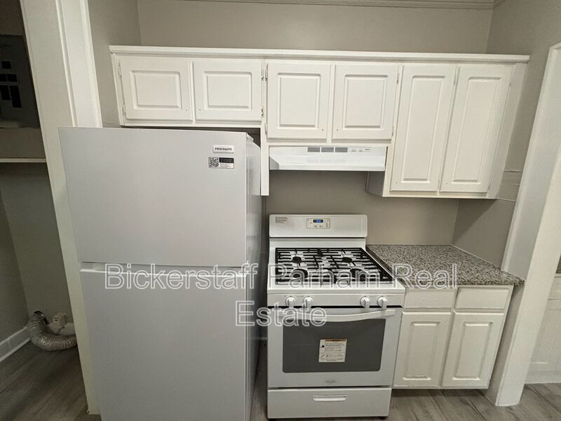Unique 2 Bedroom 1 Bath In Midtown property image