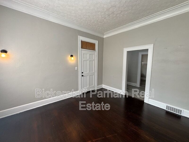 Unique 2 Bedroom 1 Bath In Midtown property image