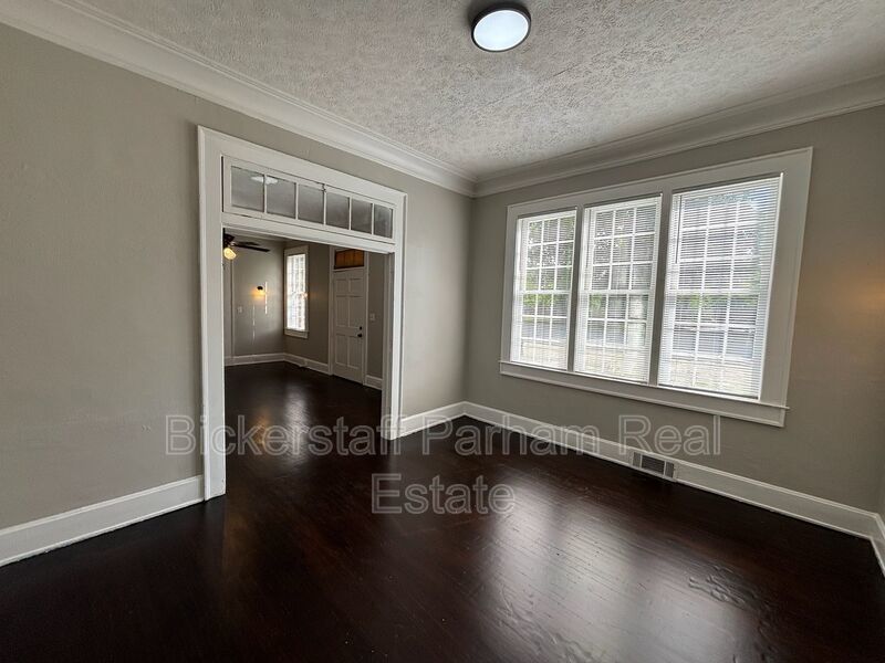 Unique 2 Bedroom 1 Bath In Midtown property image