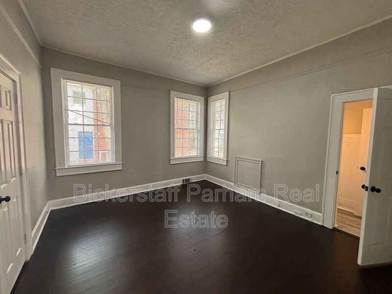 Unique 2 Bedroom 1 Bath In Midtown property image