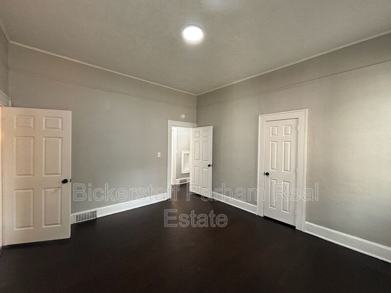 Unique 2 Bedroom 1 Bath In Midtown property image