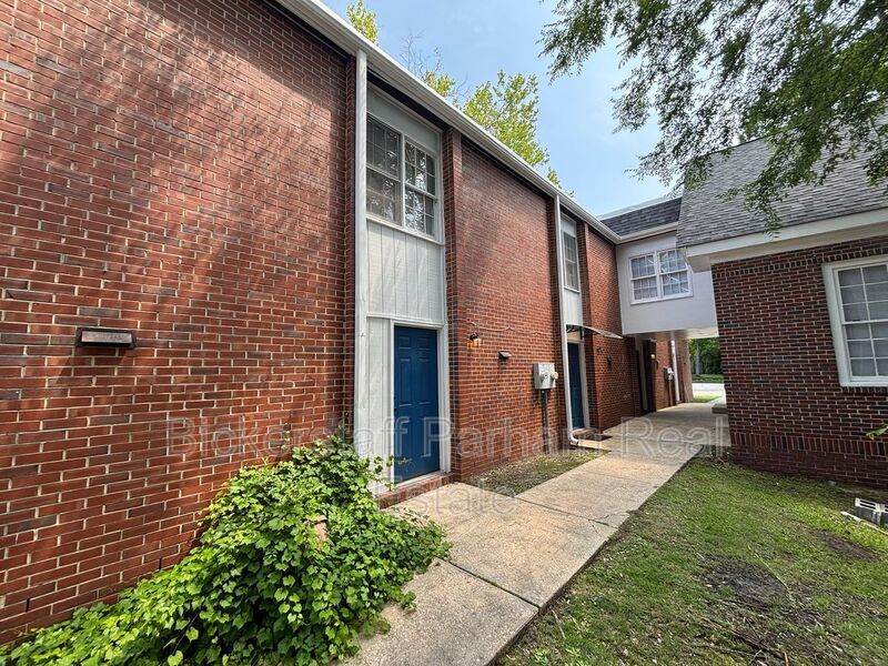 Unique 2 Bedroom 1 Bath In Midtown property image