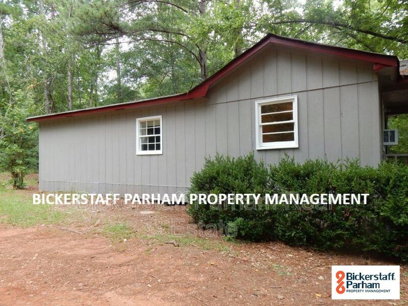 Cute Little Cottage in the Woods!! Located in Salem, Alabama. property image