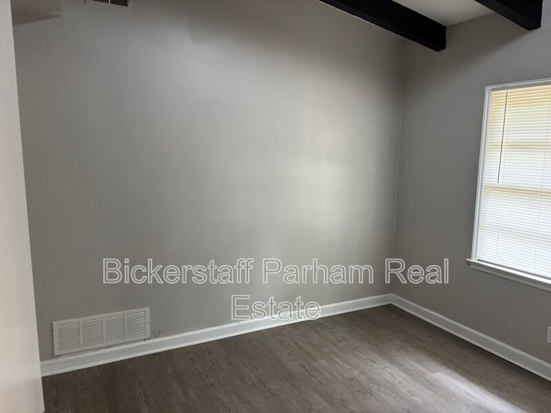 2608 Walker Street property image