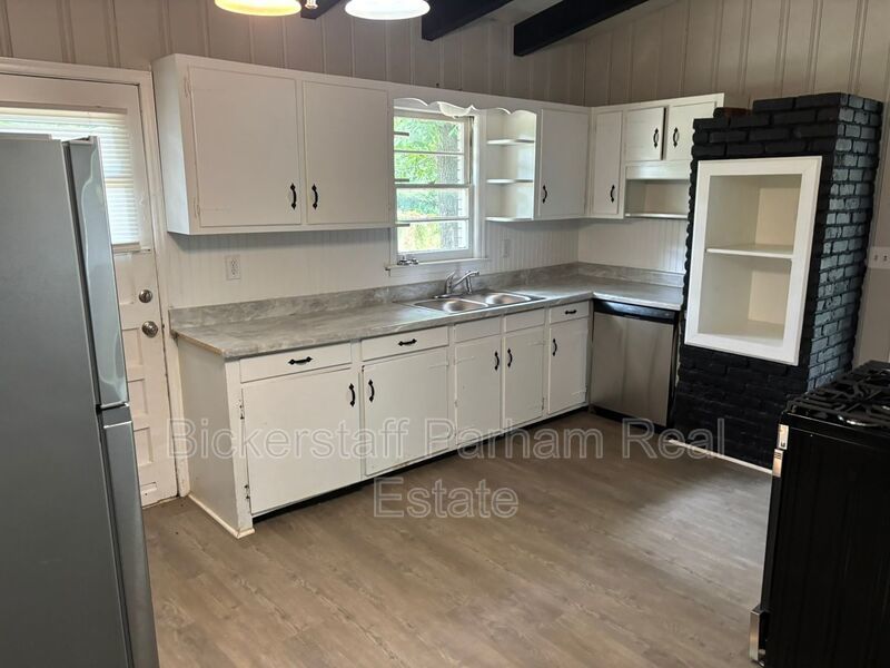 2608 Walker Street property image