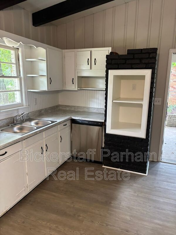 2608 Walker Street property image