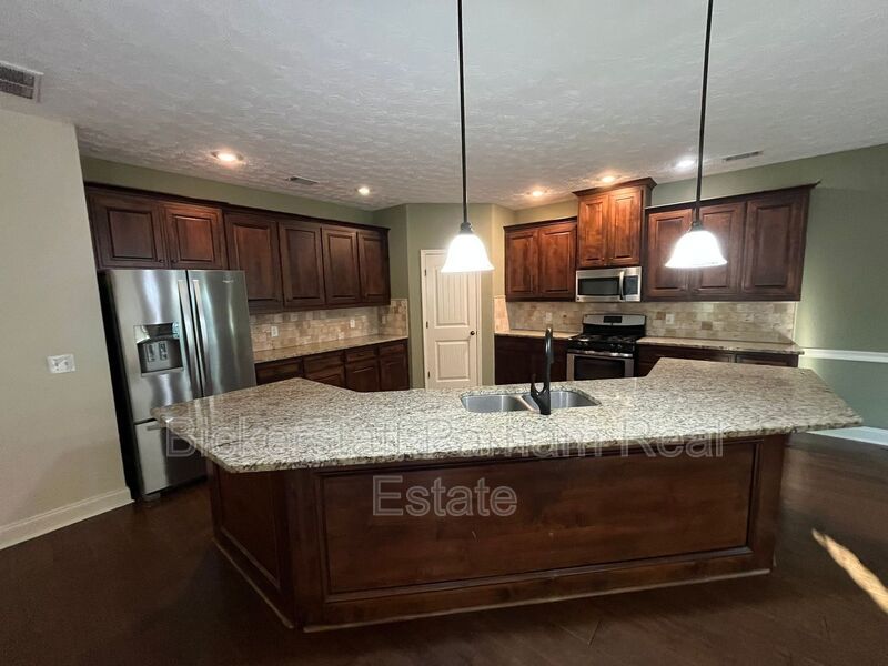 Beautiful 4 Bedroom 2.5 Bath property image