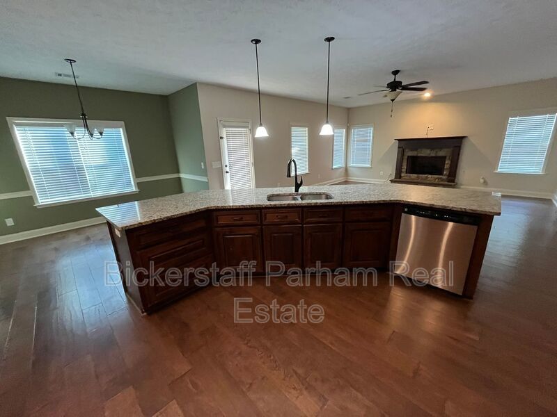 Beautiful 4 Bedroom 2.5 Bath property image