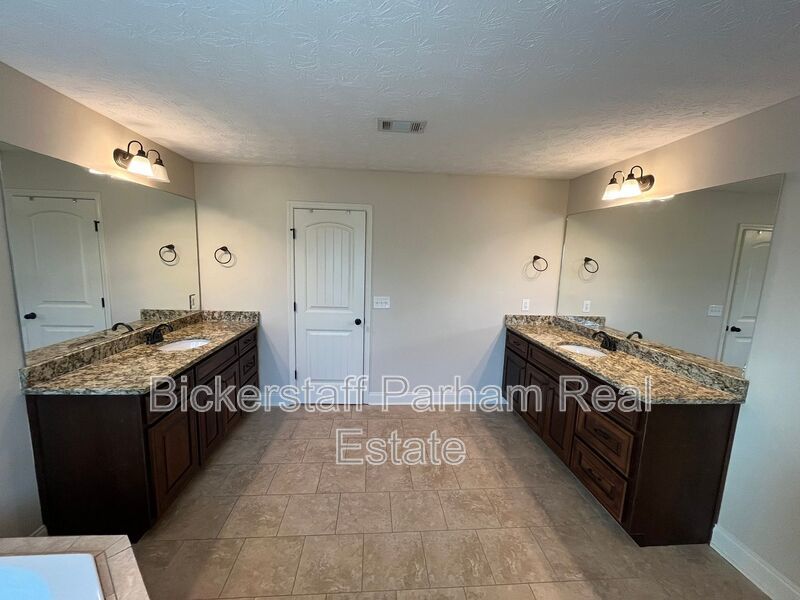 Beautiful 4 Bedroom 2.5 Bath property image