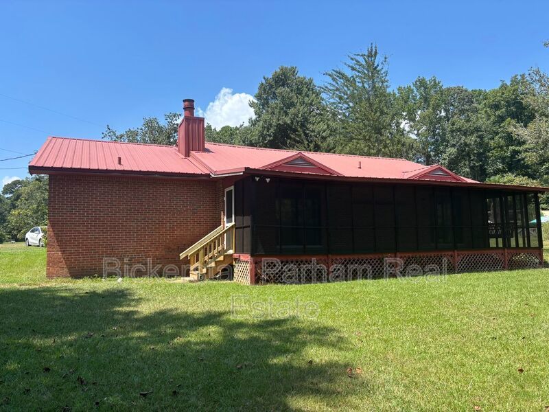 Beautiful Home Located in Fortson property image
