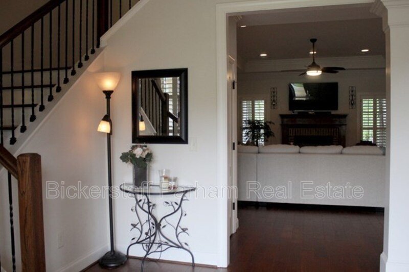 The Perfect 4BR Home with Bonus Space & Community Pool property image