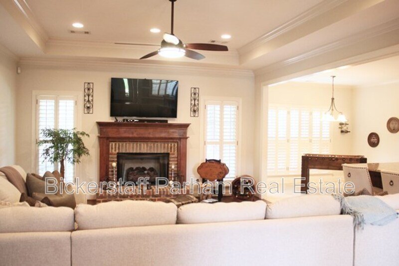 The Perfect 4BR Home with Bonus Space & Community Pool property image