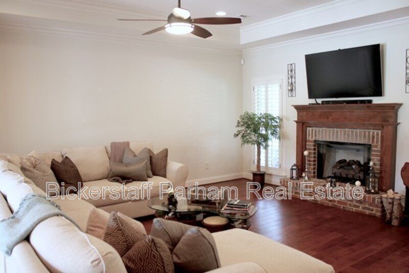 The Perfect 4BR Home with Bonus Space & Community Pool property image