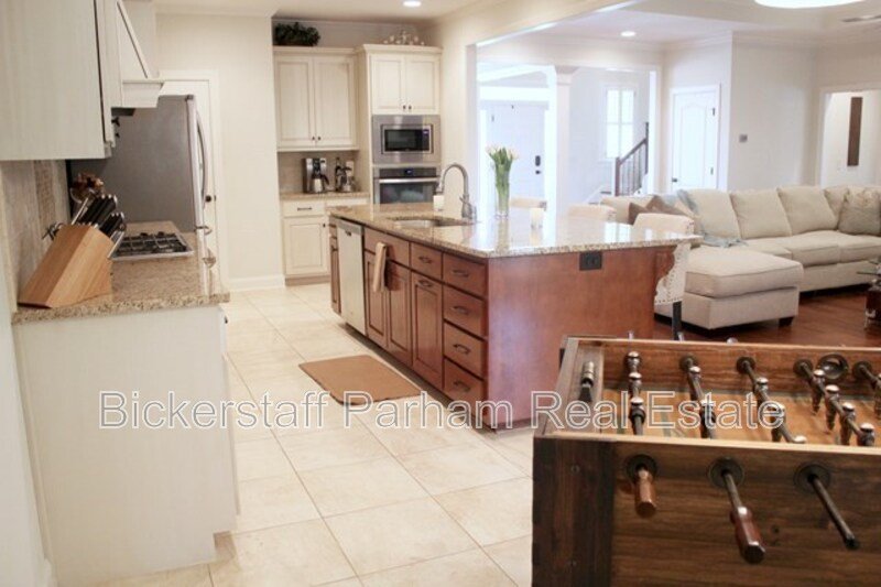 The Perfect 4BR Home with Bonus Space & Community Pool property image