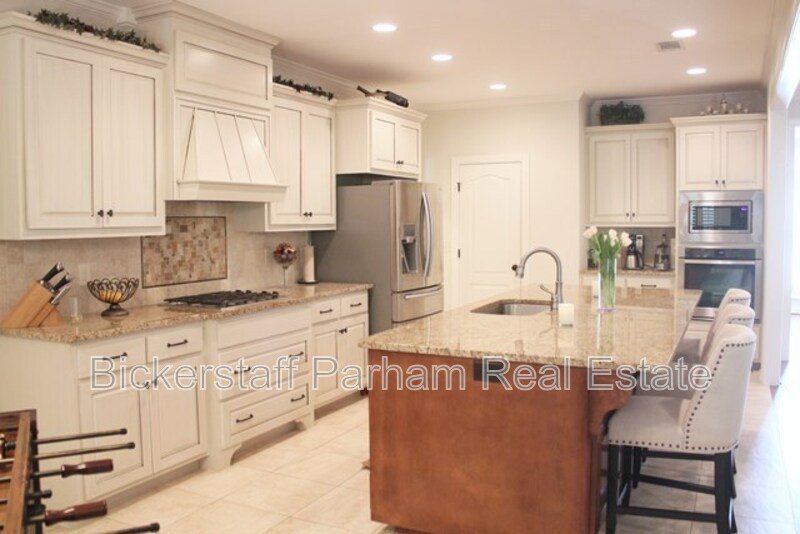 The Perfect 4BR Home with Bonus Space & Community Pool property image