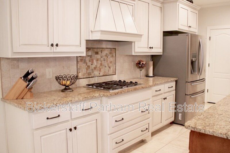 The Perfect 4BR Home with Bonus Space & Community Pool property image