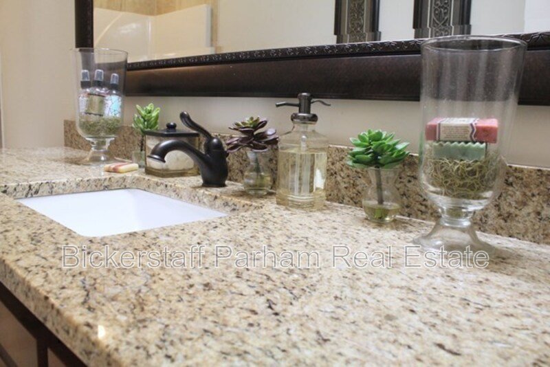 The Perfect 4BR Home with Bonus Space & Community Pool property image