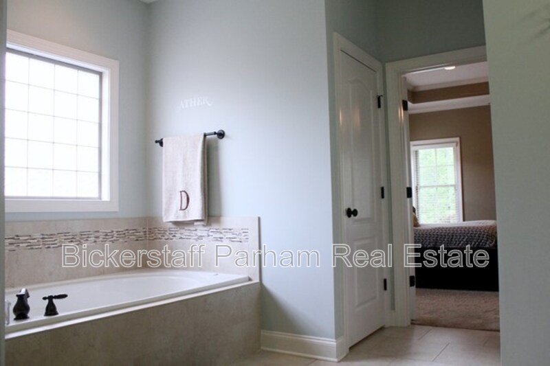 The Perfect 4BR Home with Bonus Space & Community Pool property image