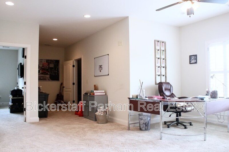 The Perfect 4BR Home with Bonus Space & Community Pool property image